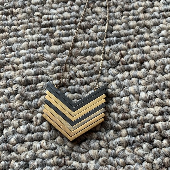 Adjustable mixed metal necklace - Picture 3 of 4